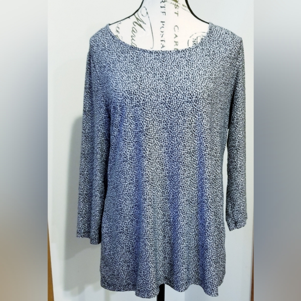 Croft & Barrow Textured Satin Dainty Flower Stretch Relaxed Blouse Size Medium